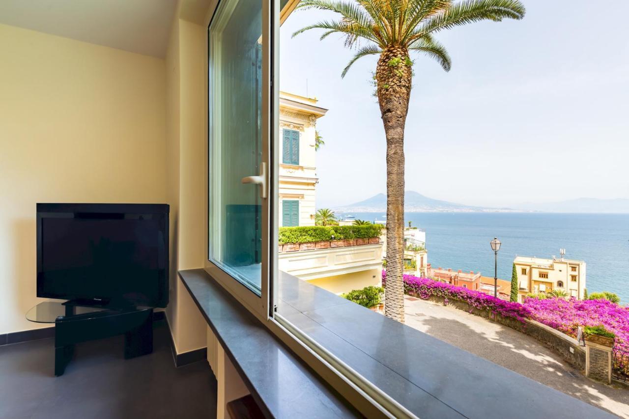 Villa Dolcevita With Parking By Napoliapartments المظهر الخارجي الصورة