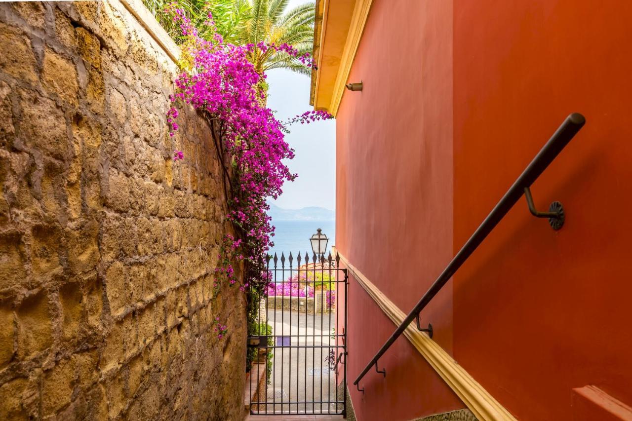 Villa Dolcevita With Parking By Napoliapartments المظهر الخارجي الصورة
